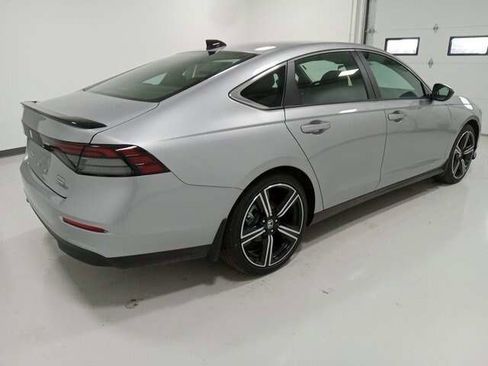 Used 2023 Honda Accord Sport image 6