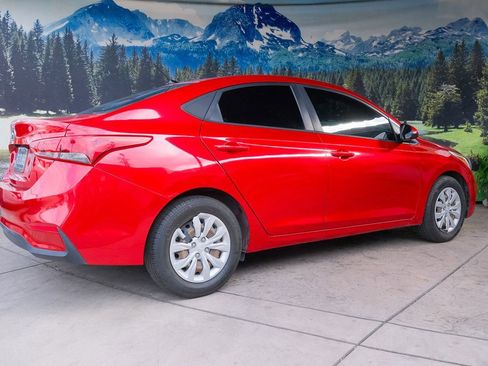 Used 2020 Hyundai Accent SE FWD image 6