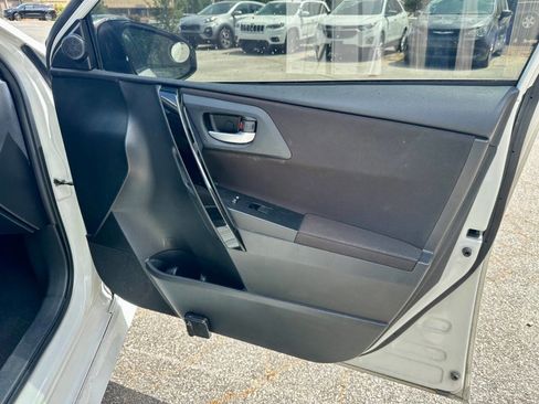 Used 2017 Toyota Corolla iM image 17