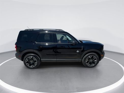 Certified 2025 Ford Bronco Sport Outer Banks w/ Outer Banks Tech Package+ AWD/4WD image 9