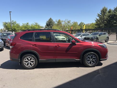 Used 2023 Subaru Forester Premium AWD/4WD image 11