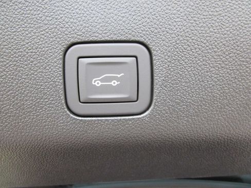 New 2026 GMC Yukon AT4 Ultimate w/ LPO, Floor Liner Package AWD/4WD image 16
