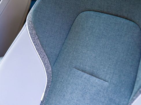 New 2025 Volvo EX30 Plus w/ Protection Package Premier image 27