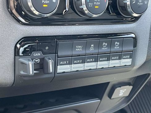 New 2026 RAM 2500 Tradesman w/ Chrome Appearance Group AWD/4WD image 37