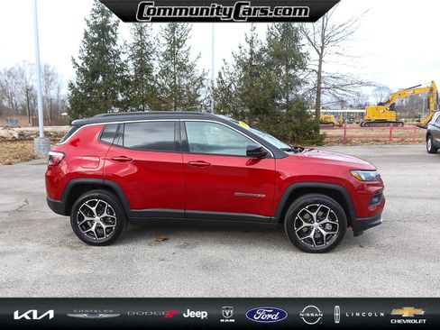Used 2024 Jeep Compass Limited w/ Sun and Sound Group image 8