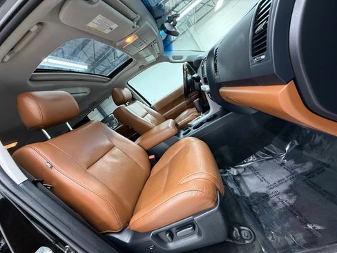 Used 2014 Toyota Sequoia Platinum AWD/4WD image 26