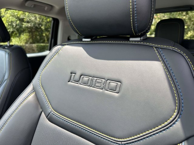 Used 2025 Ford Maverick Lobo AWD/4WD image 23