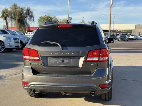 Used 2015 Dodge Journey SXT w/ Flexible Seating Group image 3