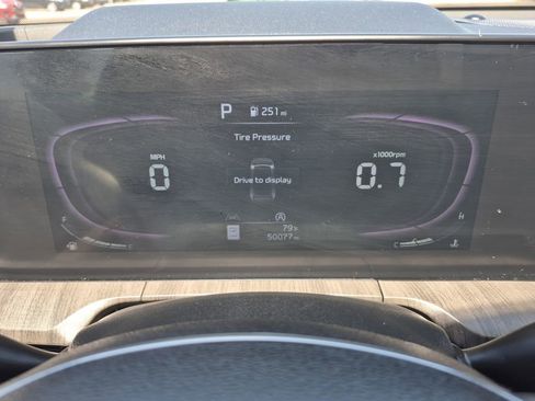 Used 2024 Kia Telluride EX image 23