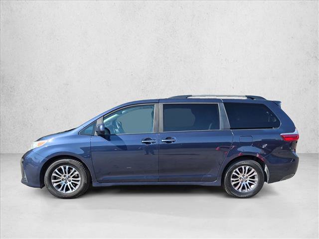 Used 2019 Toyota Sienna XLE w/ XLE Navigation Package FWD image 9