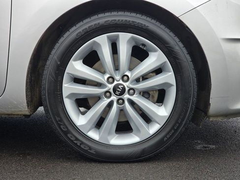 Used 2015 Kia Sedona SX Limited FWD image 9