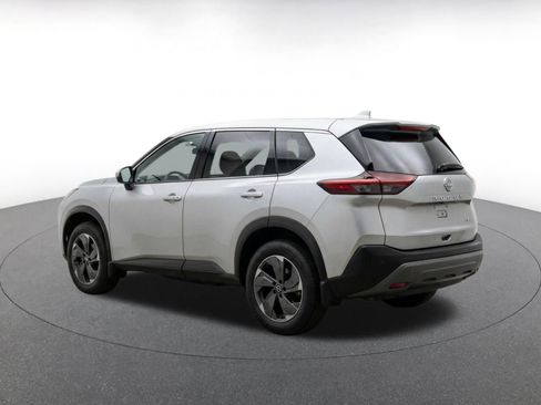 Used 2025 Nissan Rogue SV AWD/4WD image 7