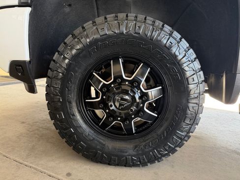 Used 2024 Chevrolet Silverado 3500 High Country w/ Technology Package AWD/4WD image 70
