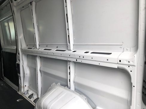Used 2024 RAM ProMaster 2500 w/ Convenience Group FWD image 21