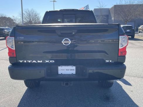 Used 2017 Nissan Titan SL image 4
