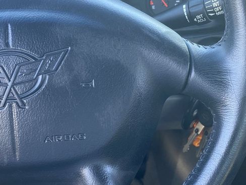 Used 2001 Chevrolet Corvette Convertible w/ Preferred Equipment Group2 RWD image 23
