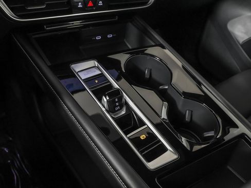 Used 2024 Volkswagen Atlas Cross Sport SEL Premium R-Line image 31