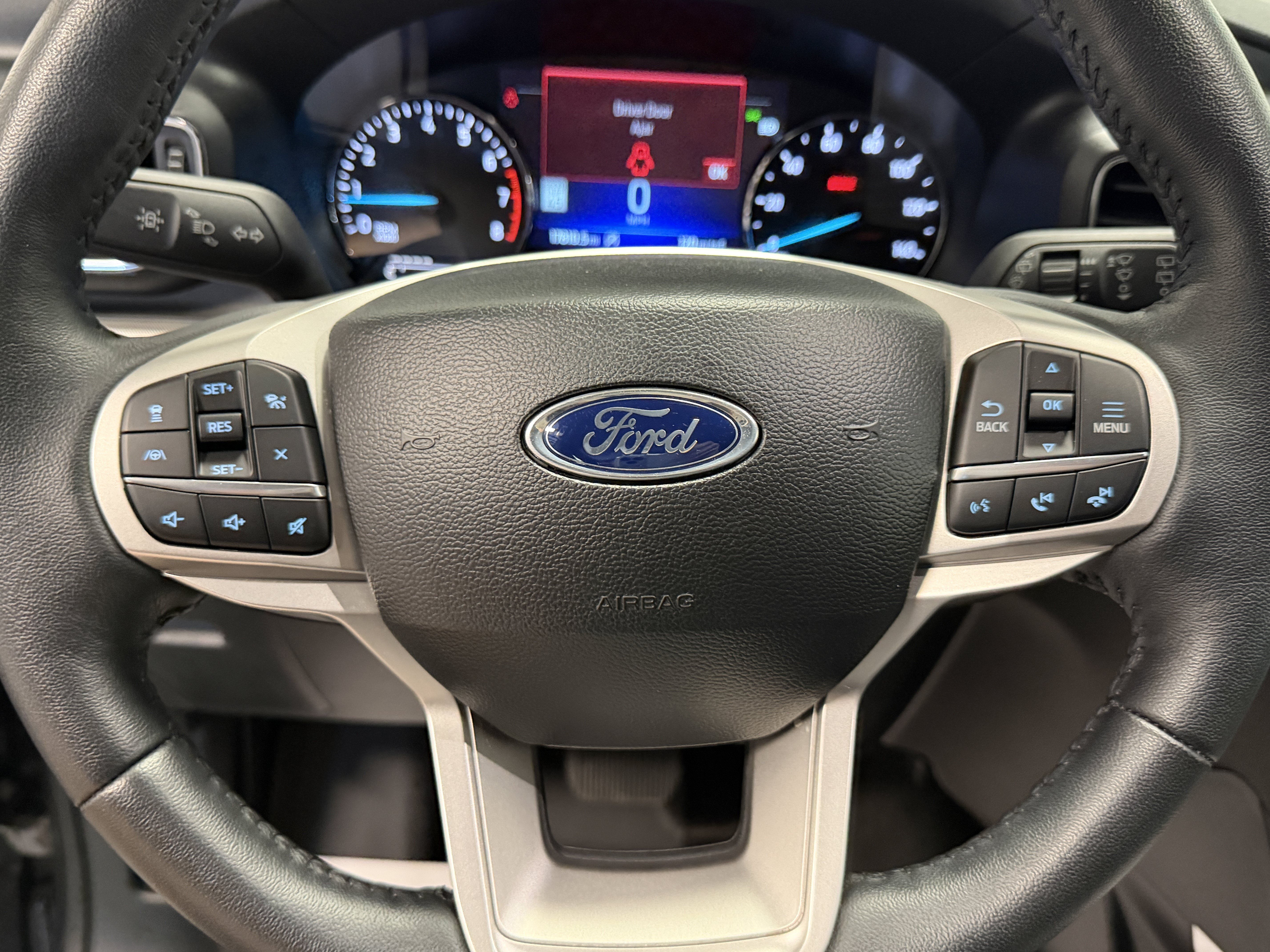 Used 2024 Ford Explorer XLT w/ Equipment Group 202A AWD/4WD image 14