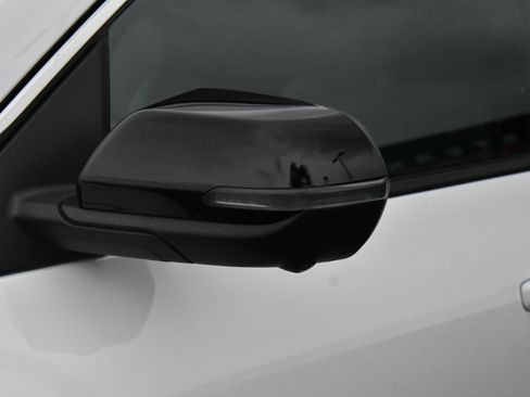 Used 2024 GMC Acadia Elevation image 14