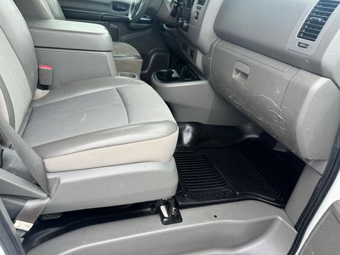 Used 2018 Nissan NV 2500 SV RWD image 10