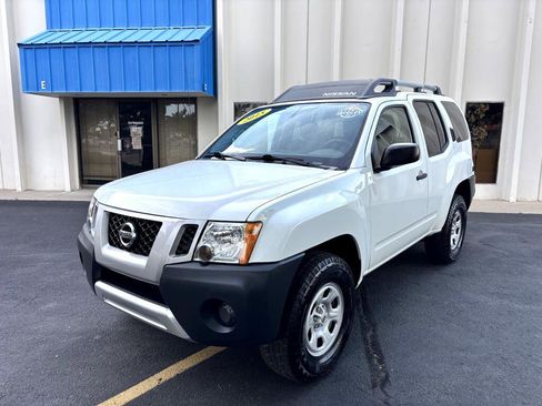 Used 2015 Nissan Xterra X image 3
