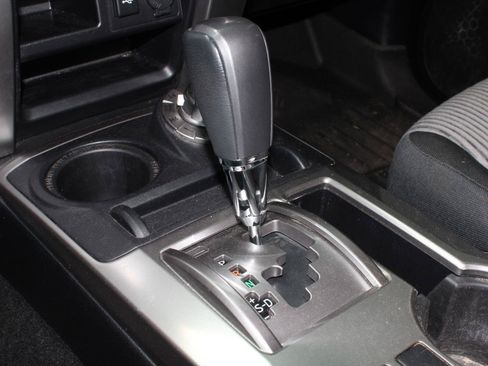 Used 2022 Toyota 4Runner SR5 AWD/4WD image 17