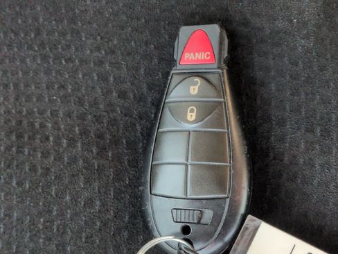 Used 2019 Dodge Grand Caravan SE w/ UConnect Hands-Free Group image 35