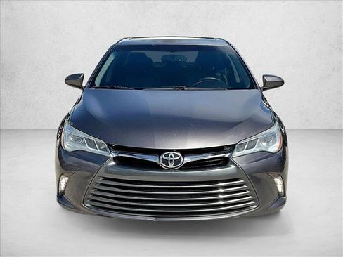 Used 2017 Toyota Camry XLE FWD image 2