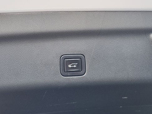 Used 2022 Cadillac Escalade ESV Sport Platinum w/ LPO, ONYX Package image 35