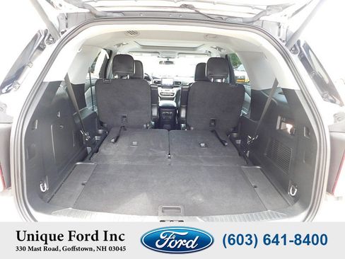 Used 2023 Ford Explorer XLT w/ Equipment Group 202A AWD/4WD image 28