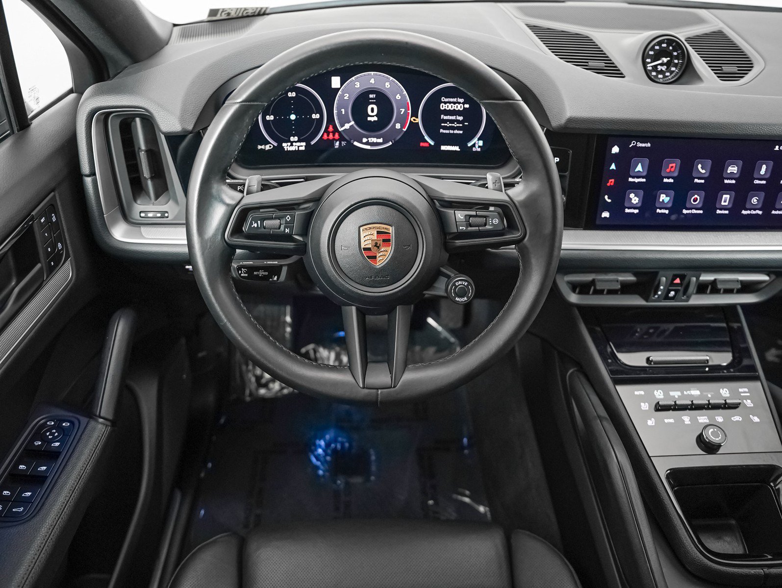 Certified 2025 Porsche Cayenne Coupe AWD/4WD image 16