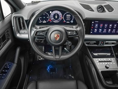 Certified 2025 Porsche Cayenne Coupe AWD/4WD image 16