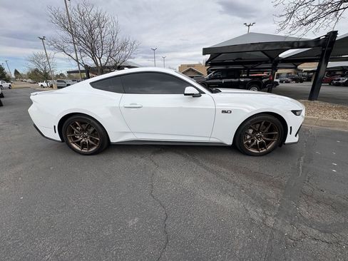 Used 2025 Ford Mustang GT Premium image 3
