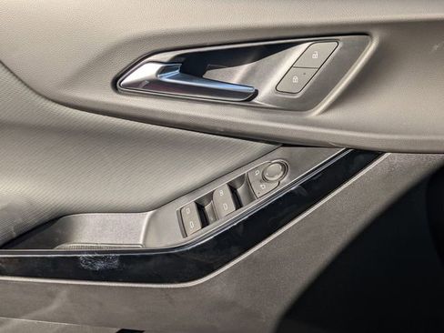 New 2025 Chevrolet Equinox LT w/ Safety and Technology Package image 15