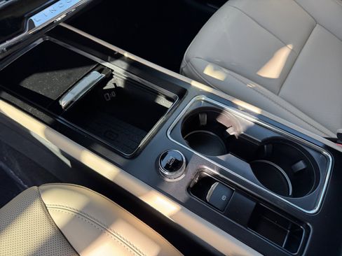 New 2026 Lincoln Corsair Premiere image 14