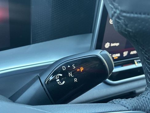 New 2026 Volkswagen Tiguan SE R-Line image 20