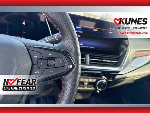 Used 2024 Chevrolet Trax RS w/ Sunroof Package image 28