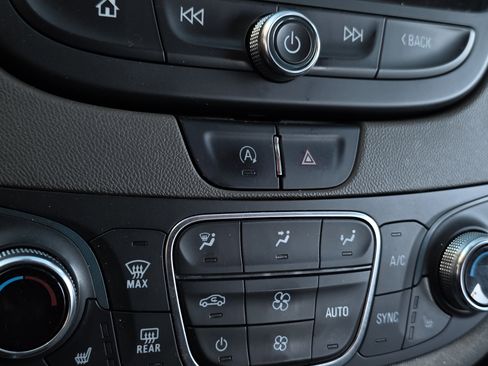 Used 2022 Chevrolet Malibu LT image 18