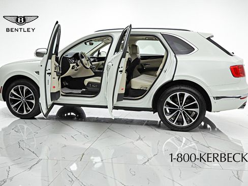 Certified 2017 Bentley Bentayga AWD/4WD image 5