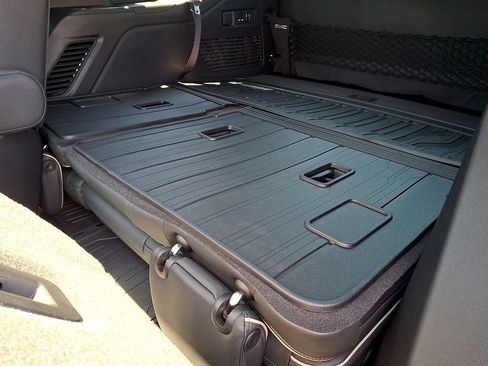 New 2026 GMC Yukon Elevation w/ Elevation Premium Package AWD/4WD image 7