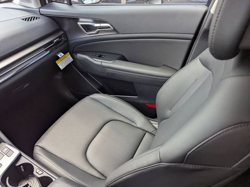 New 2026 Kia Sportage EX image 16