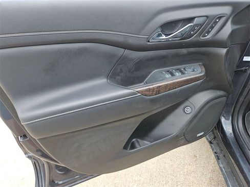 Used 2021 GMC Acadia Denali w/ Denali Technology Package image 14