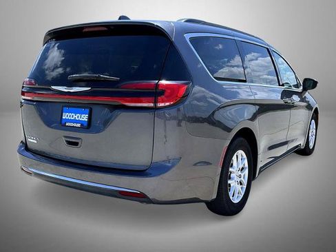 Used 2022 Chrysler Pacifica Touring-L FWD image 5