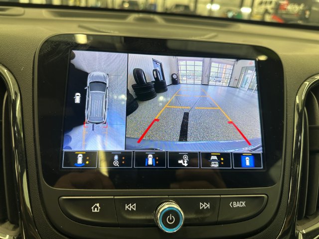 Used 2023 Chevrolet Equinox RS w/ RS Leather Package FWD image 29