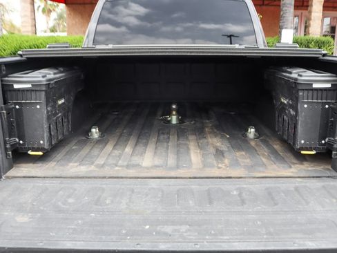 Used 2022 RAM 2500 Big Horn w/ Night Edition AWD/4WD image 9