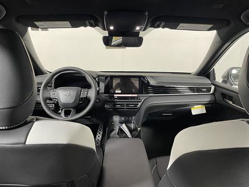 New 2026 Toyota Camry Hybrid AWD/4WD image 11