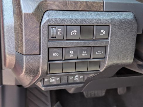 Used 2025 Toyota Tacoma Limited AWD/4WD image 22
