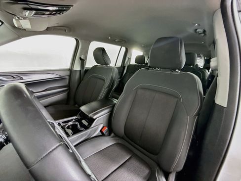 Used 2023 Jeep Grand Cherokee L Laredo AWD/4WD image 24