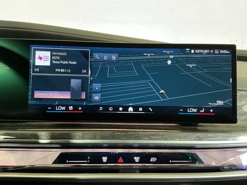 Used 2024 BMW i7 xDrive60 AWD/4WD image 11