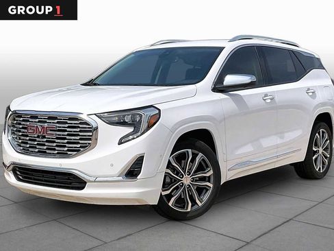 Used 2020 GMC Terrain Denali w/ Denali Premium Package FWD image 1